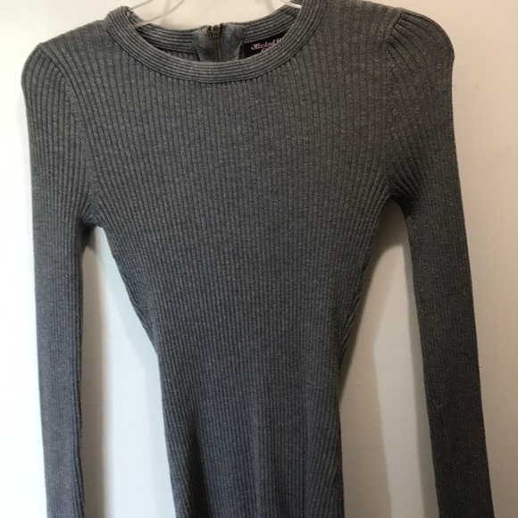 Gray fitted top - Picture 1 of 3